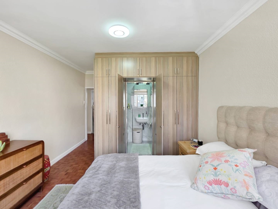 2 Bedroom Property for Sale in Sea Point Western Cape